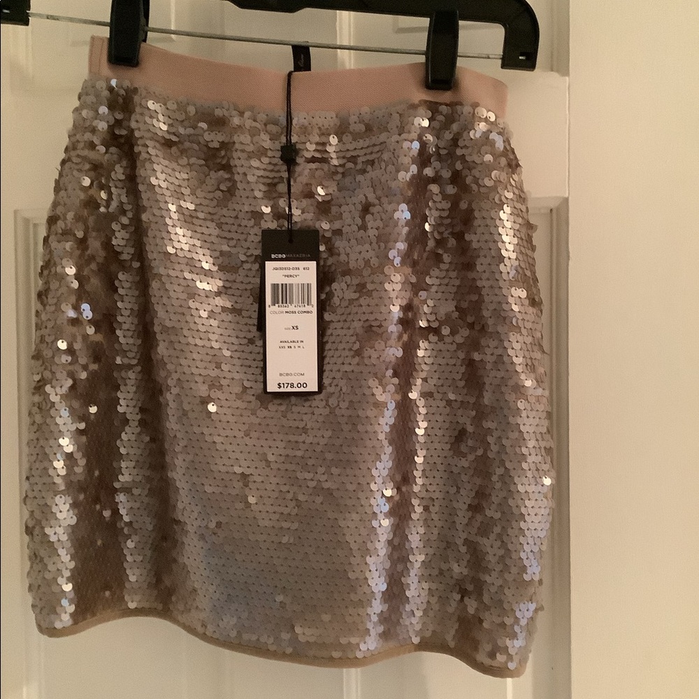 Sequenced skirt